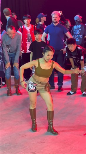 雷雷LeiLei on Instagram: "我的Dance Vision比赛视频🤖感恩Vall和Shishkin给我鼓励！💗#robot #popping #dance #animation"