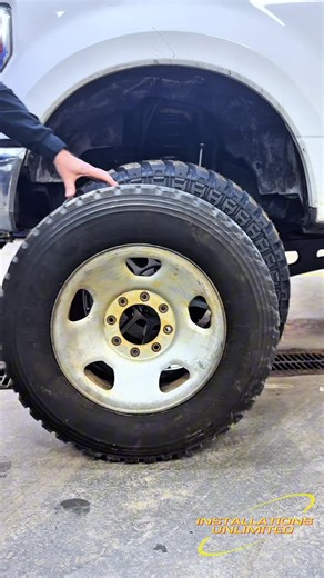 F350 Truck Upgrade with Lift Kit and Bold Rims