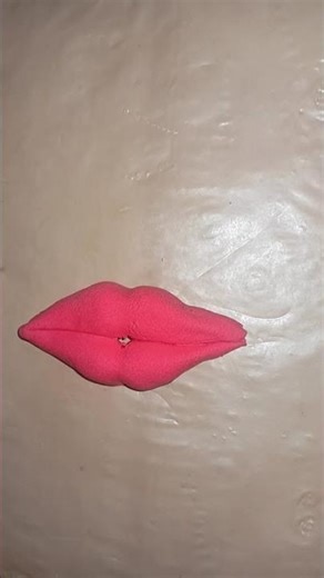how to make lips 👄 with clay.