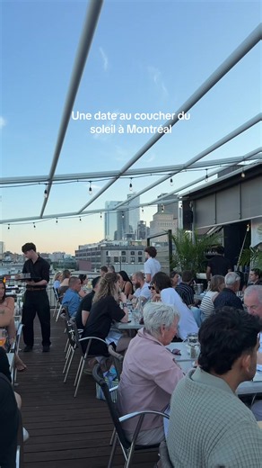 Une date au coucher du soleil à Montréal — rooftop, cocktails et vue Vieux‑Port