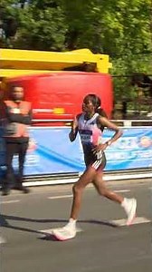 An absolute warrior. Tigst Assefa left it all out there during that final 2KM in Berlin.