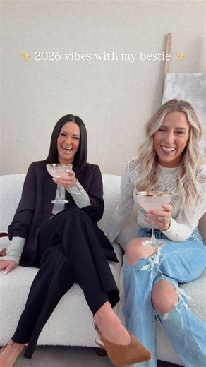 Lauriebelles on Instagram: "Energy all 2026. 😎🥂"