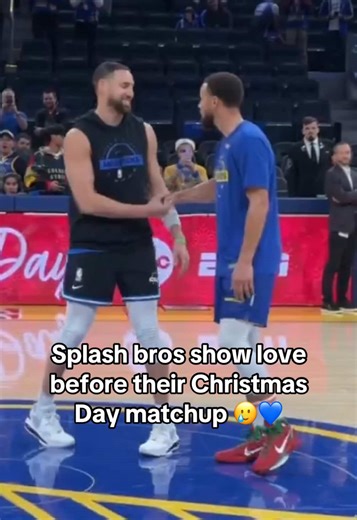 Steph and Klay Reunite Before Christmas Day Matchup