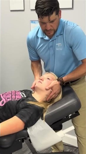 Neck Cracking – Best Chiropractor Near Arlington Heights IL