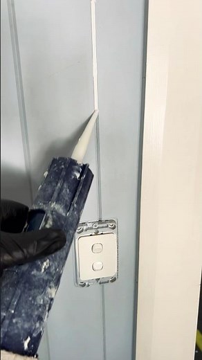 BEGINNERS TIPS No:3 - How to apply and spread acrylic gap filler /sealant over VJ Walls