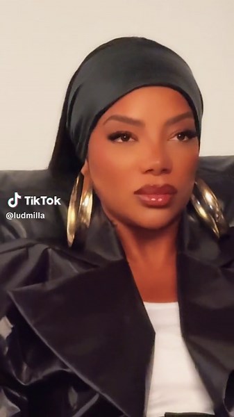 Ludmilla Cover of Piña Colada No Deserto by Girlfriend