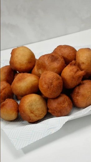 Soft & Fluffy Nigerian Puff Puff 🍩 | Easy Street Snack Recipe You’ll Love 🇳🇬