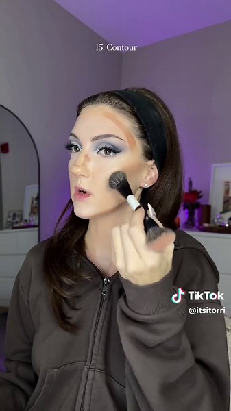 Fácil Tutorial de Maquillaje de Morticia Addams