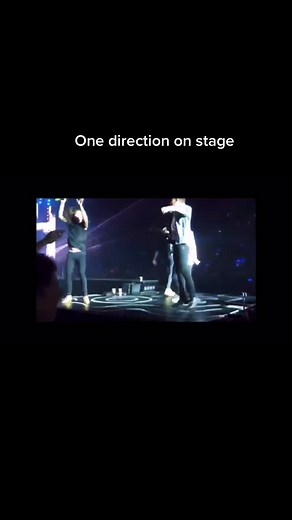 #LiftLockPop #TechTokTips #AirPodsJUMP #onedirection #foryoupage #omedirectionfyp #viral #1dmessingaround #payno #tommo #harold #zayn #neil #viral