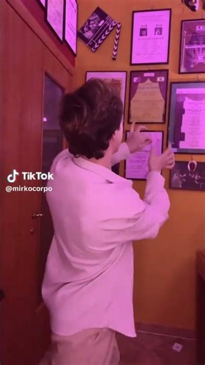 Can you see the trick? Watch it until the end! 🎩