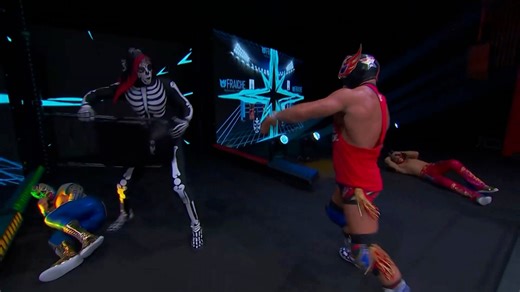 La Parka didn’t let the original El Grande Americano get away with it! 💀 | WWE