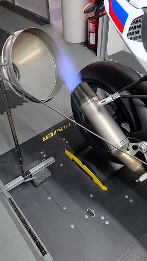 🇵🇹Js Power 🇵🇹 Mais um exemplo 💪 Bmw s1000rr ✅️Corte neutro com Flames 💥 Obrigado pela preferência e confiança depositada 🙏 #mecânicageral #reelsinstagram #flames #popsandbangs #Reprogramação #portugal #revisão #ECU #2step #Flames #corteneutro | Js Power