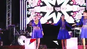 29 reactions · 19 shares | ពិរោះប្លែកម៉្យាងដែរតើ♥️ #ប្រាំឆ្នាំទៀតម៉ែ ច្រៀងដោយ: ស្រីកែវ #តន្ត្រីប្រេដិន0975555212 | Hang Meas Pithykar Of Cambodia | Facebook