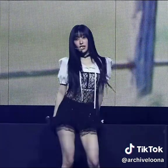 #archiveloona #loonatheworld #LOONA ★ ☆ ★ ☆ #heejin #hyunjin #haseul #yeojin #vivi #kimlip #jinsoul #choerry #yves #chuu #gowon #hyeju #loonaot12