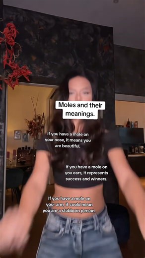 Moles and their meanings !! 💌💋