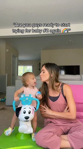 Abbie Herbert on Instagram: "POPPY AT THE END 🤣 MANIFESTING ALL THE BABY DUST FOR EVERYONE TTC RIGHT NOW 🌈💕"