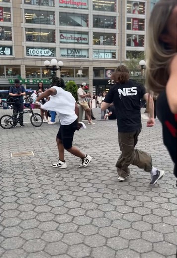 Experience Shuffling Dance in Union Square, New York