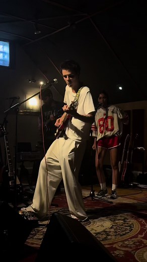 Cruz Beckham (@cruzbeckham)’s video of romeo beckham