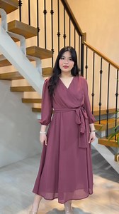 Get this simple yet elegant wrap-style Paula Dress for only 948 pesos. Perfect for weddings, Sunday specials, or formal nights. Only at https://lolasph.com/collections/anna-paula-2026 🛒 | Lola's Boutique PH