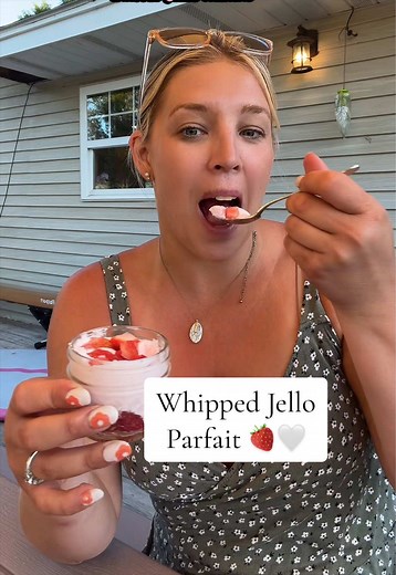 Whipped Jello Parfait: 3-Ingredient Summer Dessert