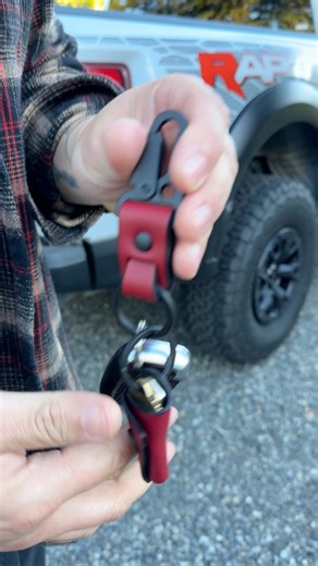 146K views · 1.1K reactions | The Ace + Key Wrap, your next favorite key gear. #keys #keychain #organizer #belt #work #worklife #fordtrucks #technician #truck #mechanic #automotive #electrician Shop leather gear at www.taleofknives.com | Tale of Knives | Facebook