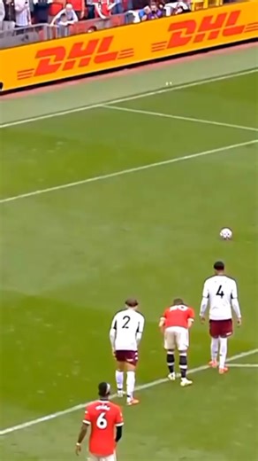 Martinez Dancing in Front of United Supporters | Bruno's Missed Penalty