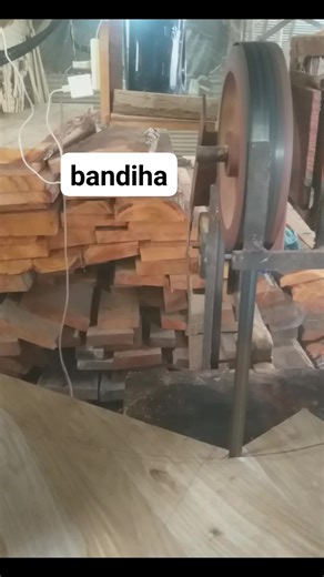 Bandiha naman ang bandsawhin. #carpentry #woodworking #furnituremaker #woodcraft #bandsaw | Martyr Ranara Quilaton