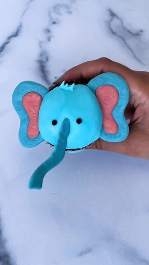 Adorable Elephant Cupcake Tutorial | Reply to @zozalina0418