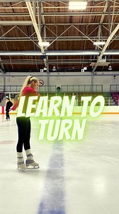 ⛸️✨ Easy Mohawk Tips for Aspiring Skaters! 🌟 Mastering the Mohawk is a stepping stone to elegant footwork. Here’s a simple tip: try practicing the Mohawk on a wide semi-circle transferring the turn on the line as a marker. It helps you focus on the weight transfer between skates and improves your balance. 🌟 Attention to all our fantastic followers! 📢🌟 We’re thrilled to announce the pre-registration for our upcoming FLEXAFLIX - your go-to hub for a full range of video drills, classes, tutoria