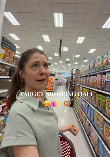 Apparently I made Target my own personal dance floor today🤣🕺🏼 But I got the most delicious snack restocks!!! @Alani Nutrition @Chomps @Seven Sundays Cereal @Trü Frü @Cove Soda @Dot’s Pretzels @target @Chobani @Bloom Nutrition @FRENSHE #targethaul #shopwithmeattarget #healthysnackideas #shoppingvlog #targetmusthaves