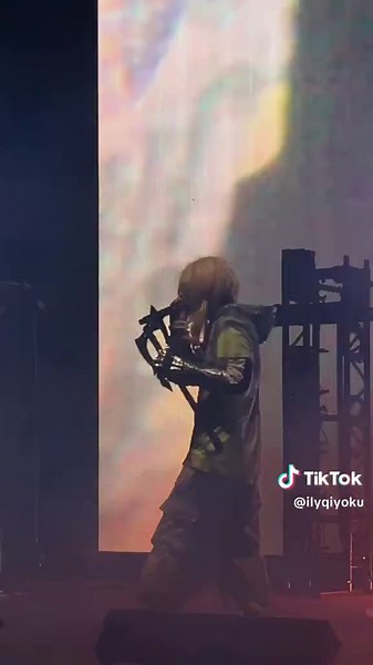 Bladee's Trash Star: Crazy Island Vibes