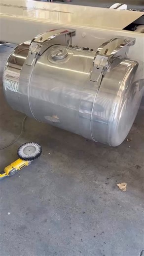 60K views · 1.1K reactions | Metal polishing is one of the most satisfying and gratifying things you’ll do. Watching dull metal turn to mirrors is cool to see. #metalpolishing #entrepreneurlife #time2shine | Evan's Detailing and Polishing | Facebook