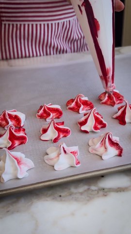 How to Make Peppermint Meringues