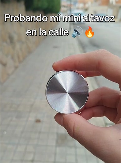Si te encanta probar cosas nuevas y gadgets curiosos 😳 Este mini altavoz de conducción ósea te va a sorprender 🔊 Se pega a cualquier superficie y cambia completamente el sonido #speaker #gadgets #viral #parati #para