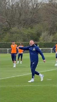 ROBERTO DE ZERBI GETTING REALLY INVOLVED IN TRAINING: The New Spurs Boss at Hotspur Way