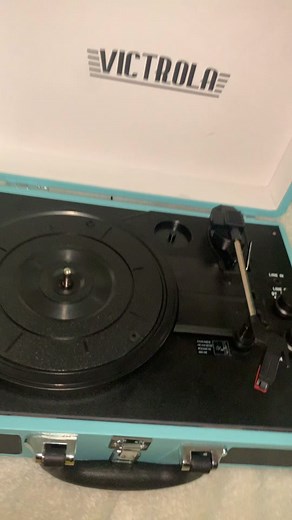 #victrola #victrolarecordplayer #helpme #recordplayer #troubleshooting #idkpleasehelp