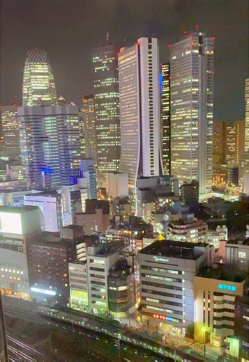 新宿の夜景を無料で楽しめる歌舞伎町タワー