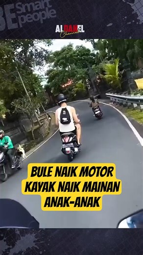 LUCU banget bule naik motor matic #bule