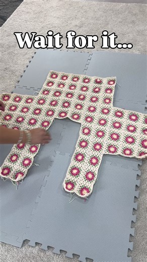 Follow, then comment ‘Flora’ for the links! 🇬🇧🇺🇸 Available in US and UK terms 🎥 Step by step video tutorials Follow, then comment ‘Flora’ for the links! | Bella Coco Crochet