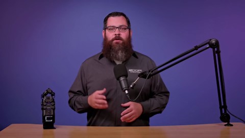 Electric Wine Opener with Charging Base, Cordless Electric Wine Bottle Opener with 2-in-1 Aerator &Pourer, Foil Cutter, 2 Vacuum Preservation Stoppers, Display Charging Station for Easy Storage