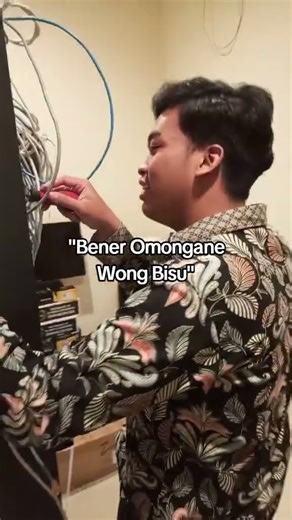 Perapian Kabel LAN di Ruang Server