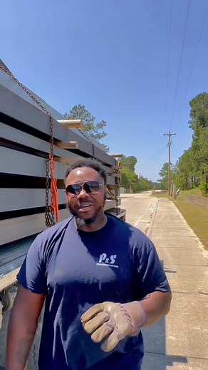 Watch this quick breakdown of all three binders in action: Snap Binders for old-school speed, Ratchet Binders for steady tightening, and EZ Binders for the fastest, safest securement on the flatbed. If you haul steel, equipment, or lumber, you already know— your binder choice can make or break your day. Which one are you running? #TruckingLife #FlatbedGang #Truckdriver | Big Snow