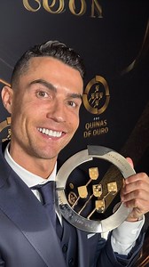 “Um novo marco histórico… Ronaldo celebra o prémio mais prestigiado da sua carreira!” | FAN10