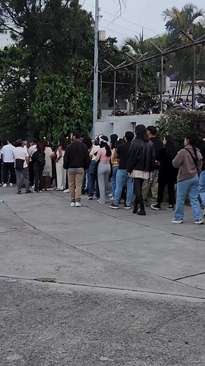 Sonido Metálico en el Fútbol: Humor y Travesaños