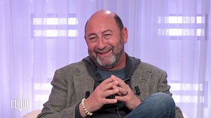 Kad Merad : le retour de Jean-Michel Apeuprè - Clique - CANAL+