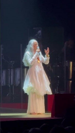 Maria Bethânia — 60 anos de pura poesia e resistência