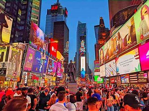 ニューヨーク タイムズスクエア 見どころ観光・お土産ガイド - Petite New York