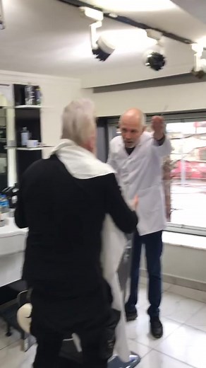 Benmi horluyorum ya😄 do i snore?😄#comdey #komedi #comedia #prank #tiktok #trending #comedy #fyp #viral #funny #barber#berber#barbero#komik