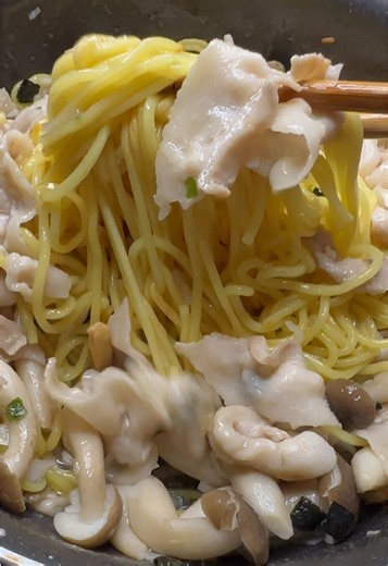 お吸い物で作る豚ねぎ塩焼きそばの簡単レシピ