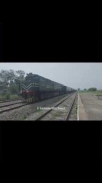 GEU-20 Leading 48 DN Rehman Baba Express at NUR Junction #shorts #ytshorts #shortsfeed #shortsviral